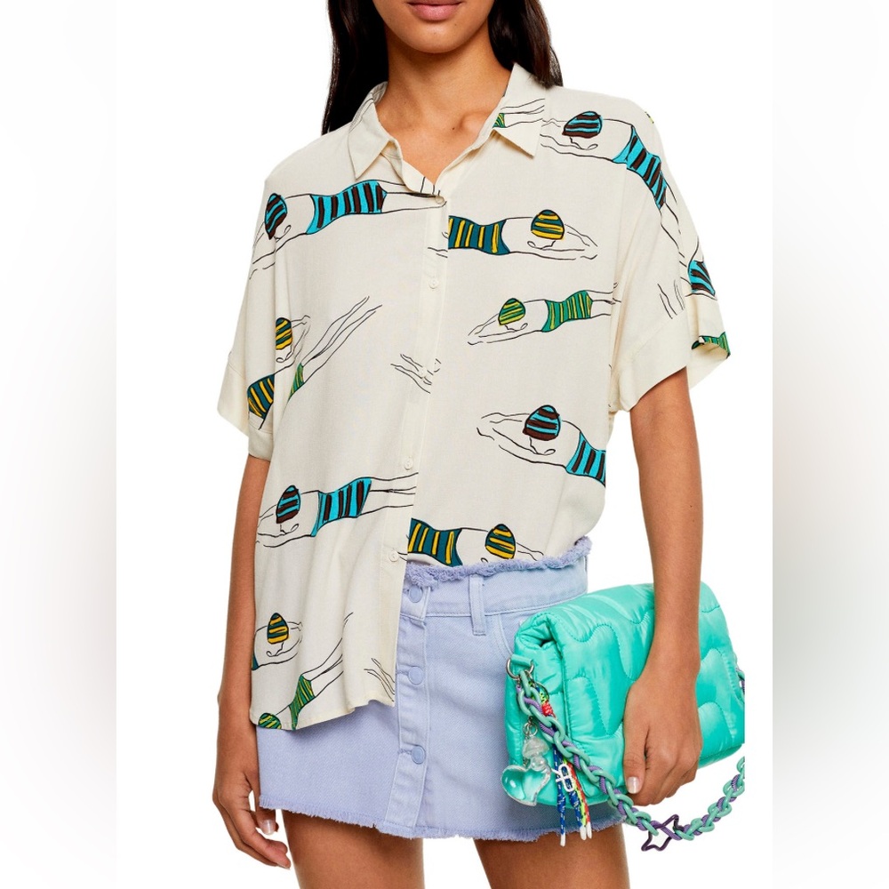 REDUCED 🌺NEW!! Parfois oversize, button down, novelty print women’s blouse! Med